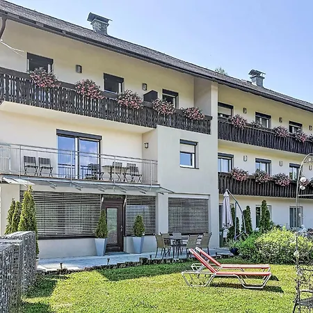 Lilie By Interhome Velden am Wörthersee