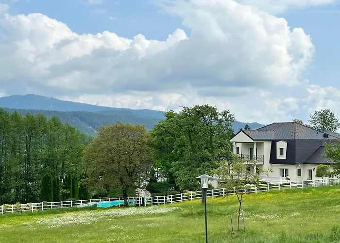 Lilie By Interhome Velden am Wörthersee